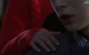 blood 14 yoo ri ta's hand on ji sang's shoulder, vampires, Ahn Jae Hyun